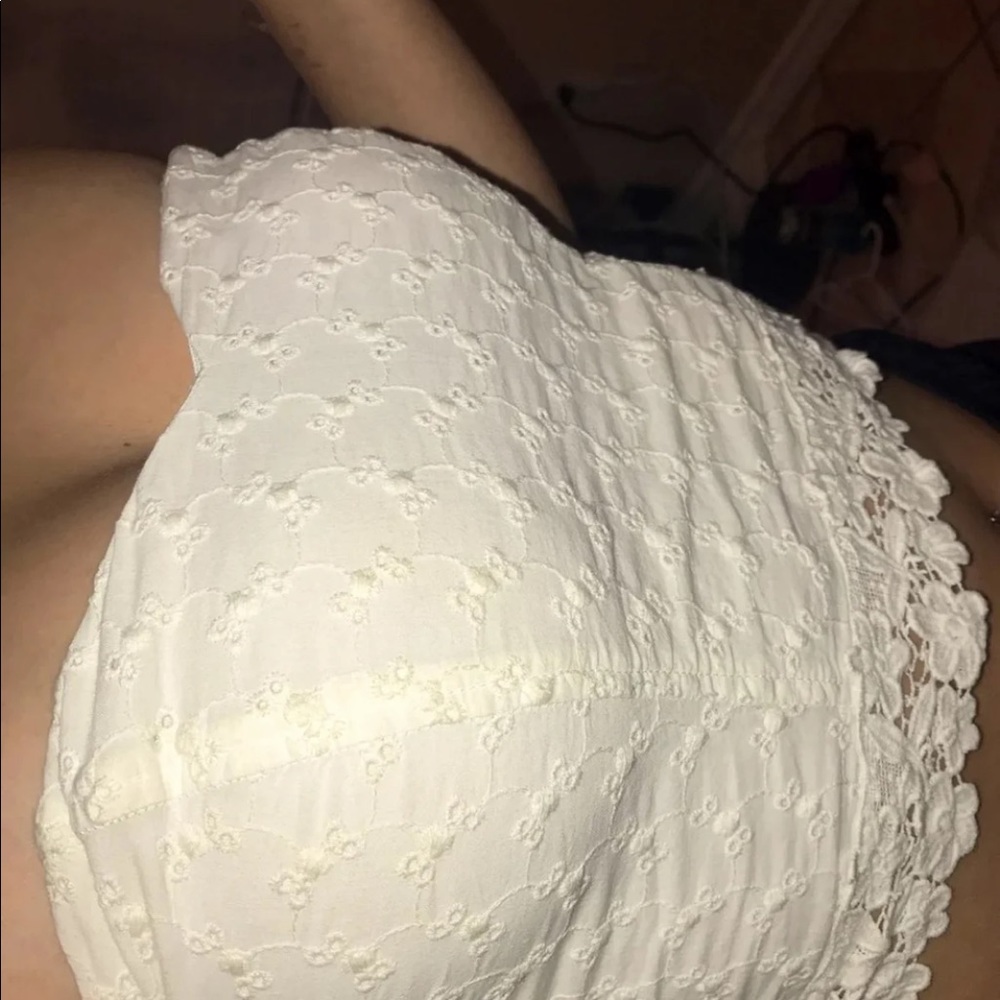 White floral embedded crop top